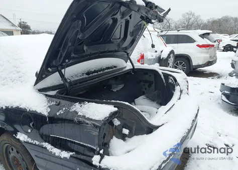 2011 Ford Crown Victoria Police Interceptor z USA, uszkodzony, nr VIN 2FABP7BVXBX159351